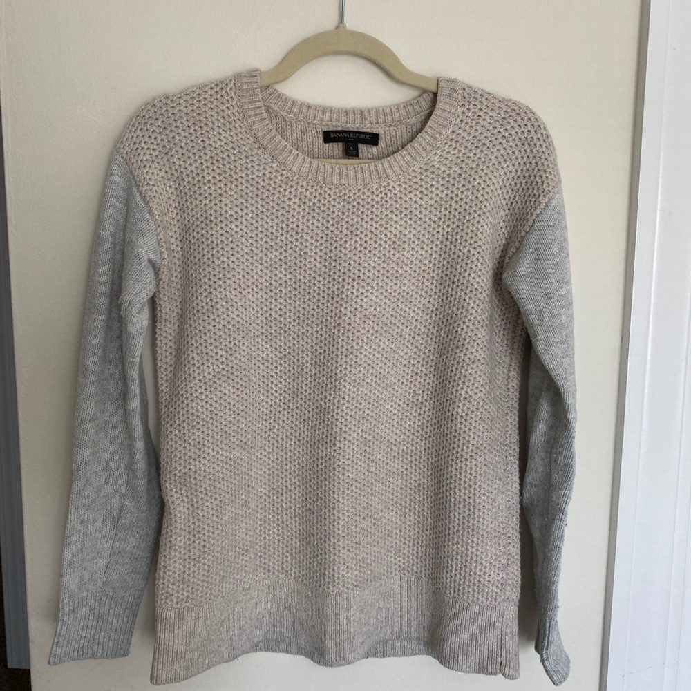 Banana Republic two-tone sweater, small